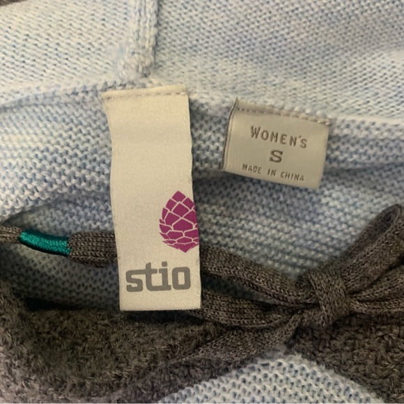 Stio Blue Gray Pullover Hooded 100% Merino Wool High Low Length Size S - Picture 6 of 8